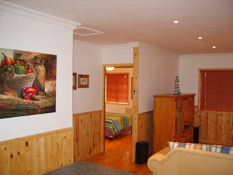 Ramsey Place in Port Edward. Note cornice and wall cladding.